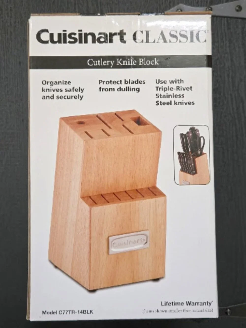 New in box Natural wood Cuisinart Cutlery Knife Block.